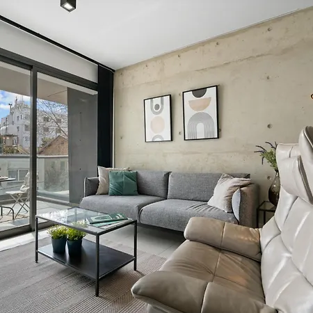 Bright 1 Bedroom With Balcony In * ニコシア