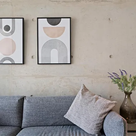 Bright 1 Bedroom With Balcony In Λευκωσία