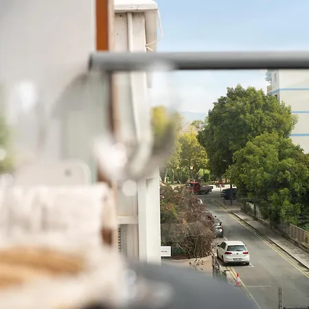Bright 1 Bedroom With Balcony In Διαμέρισμα