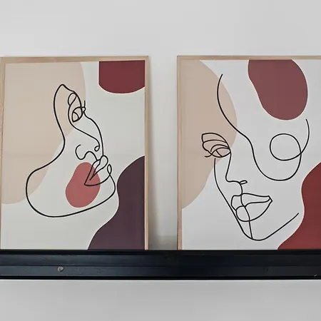 Bright 1 Bedroom With Balcony In *