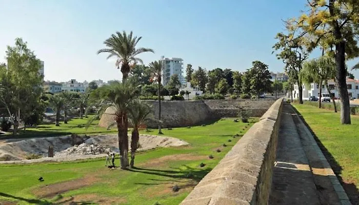 Bright 1 Bedroom With Balcony In Διαμέρισμα *